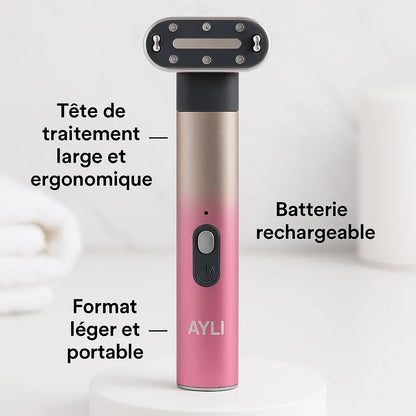 Appareil de soin du visage Beauty Tech AYLI Skin avec tête de traitement large et ergonomique, format léger et portable, doté d’une batterie rechargeable pour une utilisation à domicile ou en déplacement.
