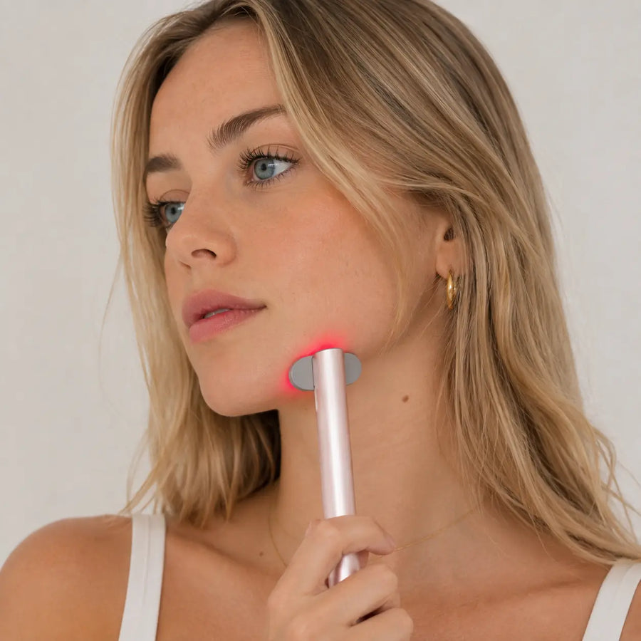 Zone mâchoire : stimulation EMS AYLI LUMINA pour une sensation de tonicité